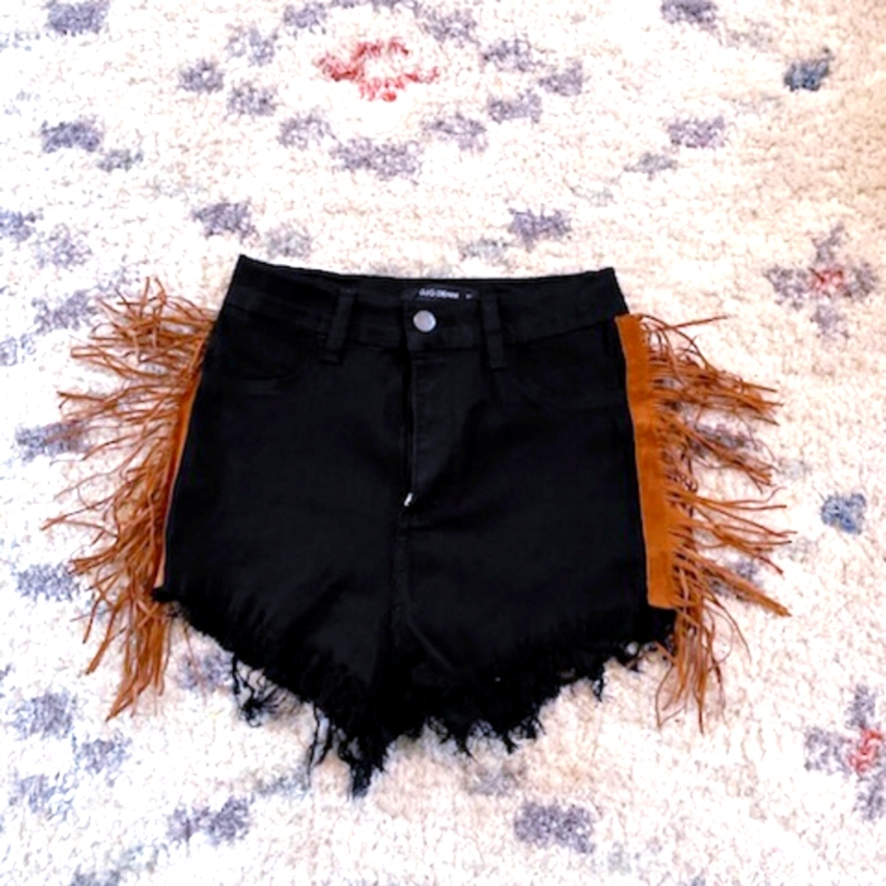 Fringe shorts with stretch!
